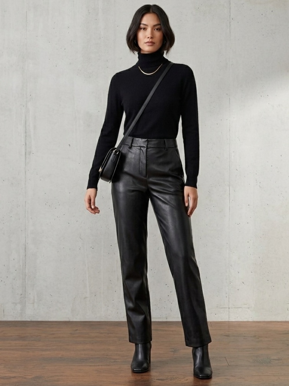 Aritzia Babaton Command Black Vegan Leather Cropped Pants Size 2 Edgy Chic